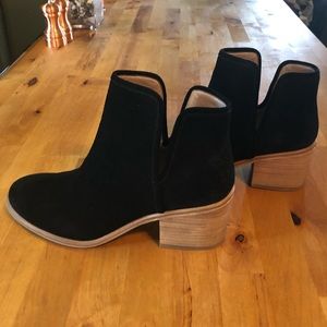 Hinge Booties- size 7.5